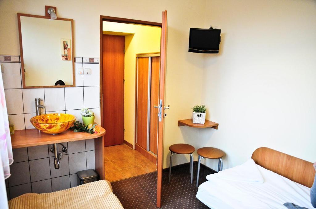 Osrodek Uslug Hotelarskich Kinga Wieliczka Rom bilde